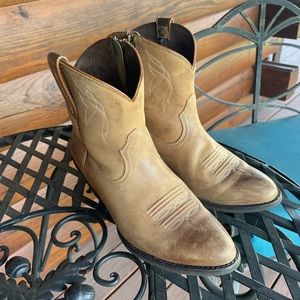 Ariat Boots Women’s Size 8B